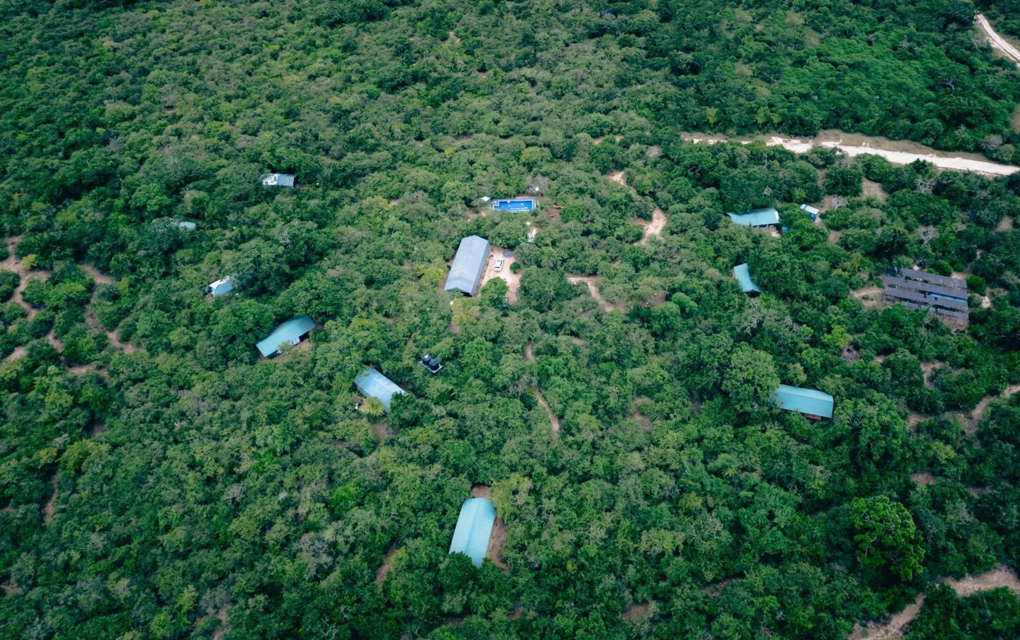 Lowin Yala Hotel Exterior photo